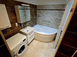 Pronájem bytu 3+1, Praha - Hostivař, Kytínská, 65 m2