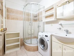 Pronájem bytu 2+kk, Praha - Troja, Hnězdenská, 42 m2