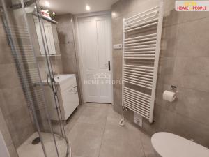 Prodej bytu 2+1, Karlovy Vary, Svahová, 86 m2