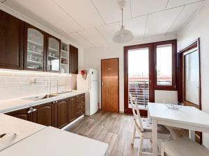 Pronájem bytu 3+1, Praha - Dejvice, Na Šťáhlavce, 70 m2
