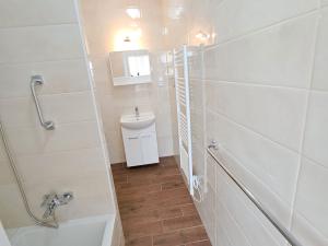 Pronájem bytu 1+1, České Budějovice, Kubatova, 50 m2