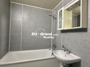 Prodej bytu 4+1, Praha - Černý Most, Generála Janouška, 97 m2
