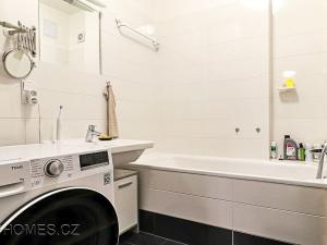 Pronájem bytu 2+1, Praha - Vinohrady, Sobotecká, 64 m2
