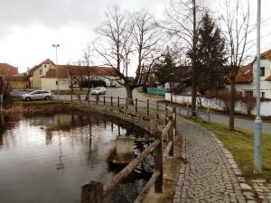 Prodej pozemku pro bydlení, Dolní Břežany - Lhota, U Klínku, 1252 m2