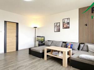 Prodej bytu 3+1, Tachov, Želivského, 70 m2
