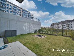 Prodej bytu 2+kk, Praha - Hloubětín, Laponská, 138 m2