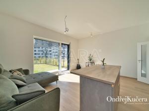 Prodej bytu 2+kk, Praha - Hloubětín, Laponská, 138 m2