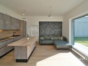 Prodej bytu 2+kk, Praha - Hloubětín, Laponská, 138 m2