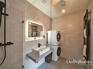 Prodej bytu 2+kk, Praha - Hloubětín, Laponská, 138 m2