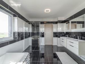 Prodej rodinného domu, Tmaň, K Vodojemu, 261 m2
