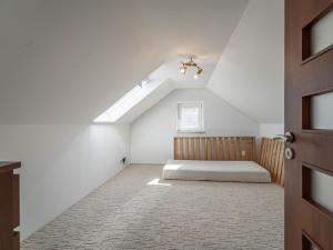 Prodej rodinného domu, Tmaň, K Vodojemu, 261 m2