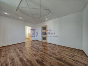 Prodej bytu 3+1, Jindřichův Hradec, sídliště Vajgar, 65 m2
