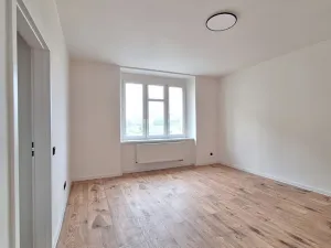 Pronájem bytu 2+1, Praha - Holešovice, Malá Plynární, 57 m2