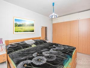 Prodej bytu 3+1, Praha - Troja, Glowackého, 73 m2