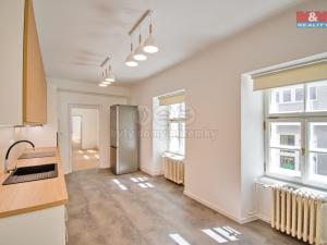 Pronájem bytu 3+1, Valašské Meziříčí, Náměstí, 90 m2