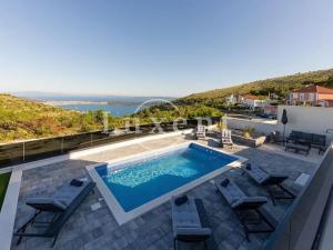 Prodej vily, Trogir, Chorvatsko, 237 m2