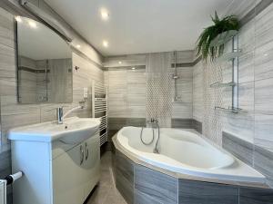 Prodej vícegeneračního domu, Hostomice, Havlíčkova, 297 m2