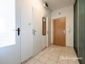 Pronájem bytu 2+1, Praha - Malešice, Počernická, 53 m2