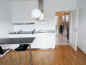Pronájem bytu 1+kk, Praha - Libeň, U svobodárny, 28 m2