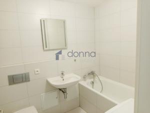 Pronájem bytu 1+kk, Praha - Libeň, U svobodárny, 28 m2