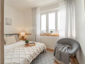 Prodej bytu 2+kk, Davle, Sídliště, 41 m2