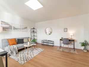 Prodej bytu 2+kk, Davle, Sídliště, 41 m2