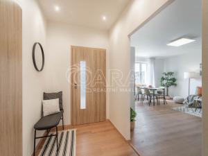 Prodej bytu 2+kk, Davle, Sídliště, 41 m2
