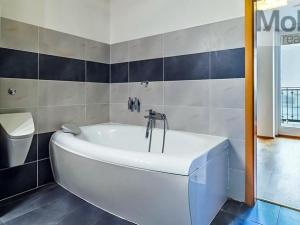 Prodej bytu 3+kk, Králův Dvůr, Na Horizontu, 70 m2