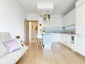 Prodej bytu 3+kk, Praha - Modřany, Československého exilu, 69 m2