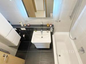 Prodej bytu 3+kk, Praha - Modřany, Československého exilu, 69 m2