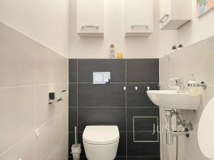 Prodej bytu 3+kk, Praha - Modřany, Československého exilu, 69 m2