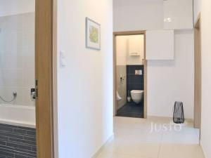 Prodej bytu 3+kk, Praha - Modřany, Československého exilu, 69 m2