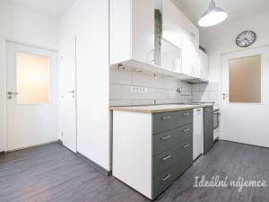 Pronájem bytu 3+1, Praha - Hloubětín, Slévačská, 74 m2