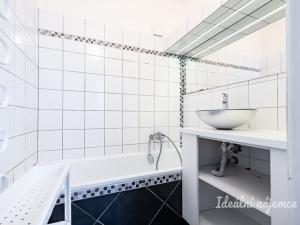 Pronájem bytu 3+1, Praha - Hloubětín, Slévačská, 74 m2