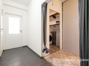 Pronájem bytu 3+1, Praha - Hloubětín, Slévačská, 74 m2