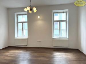 Pronájem kanceláře, Kroměříž, Husovo náměstí, 21 m2