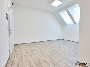 Pronájem kanceláře, Rajhrad, Stará pošta, 33 m2