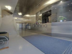 Pronájem kanceláře, Praha - Karlín, Pobřežní, 295 m2