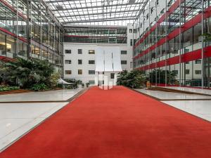 Pronájem kanceláře, Praha - Smíchov, Radlická, 380 m2