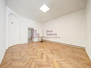 Pronájem bytu 2+1, Jindřichův Hradec, nám. Míru, 50 m2
