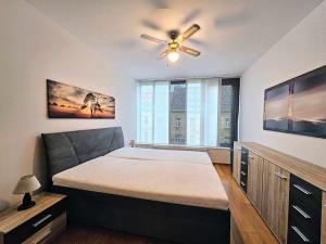 Pronájem bytu 2+kk, Praha - Holešovice, Komunardů, 55 m2