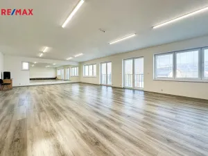 Prodej kanceláře, Štěchovice, Krátká, 300 m2