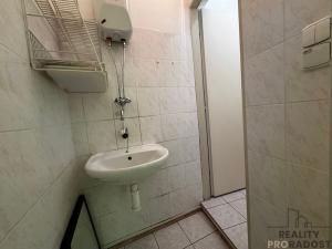 Pronájem obchodního prostoru, Hodonín, Národní třída, 62 m2