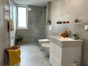 Pronájem bytu 2+kk, Olomouc - Chválkovice, Železniční, 83 m2