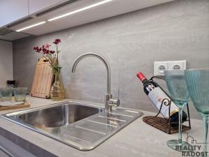 Pronájem bytu 2+kk, Olomouc - Chválkovice, Železniční, 83 m2