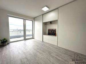 Pronájem bytu 2+kk, Olomouc - Chválkovice, Železniční, 83 m2
