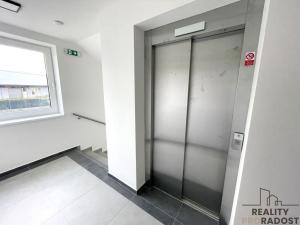 Pronájem bytu 2+kk, Olomouc - Chválkovice, Železniční, 83 m2