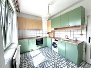 Prodej bytu 3+1, Pardubice - Bílé Předměstí, Sezemická, 73 m2