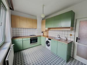 Prodej bytu 3+1, Pardubice - Bílé Předměstí, Sezemická, 73 m2