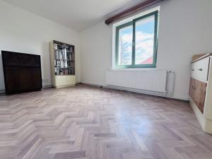 Prodej bytu 3+1, Pardubice - Bílé Předměstí, Sezemická, 73 m2